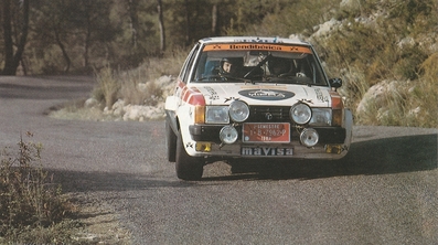Joan Bayo - Joan Molina
19º Rally Catalunya 1983. Talbot Sunbeam Lotus (1-B-7962-P). Clasificado 6º.

Del 21 al 23 de Octubre, Catalunya, España.
Superficie: asfalto.

El Rally tenia un total de 356.90 km cronometrados, desconocemos en cuantos tramos especiales se dividian.

Tomaron la salida 97 equipos, finalizaron 54.@
Palabras clave: Talbot;Lotus;Sunbeam;1983;Grupo_B;1983