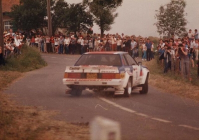 Jean-Louis Dumont - Christian Delferrier
19º Ypres 24 Hours Rally 1983. Nissan 240RS (BXI 5029). Clasificado 7º.
Ecurie Hesbaye

Del 24 al 26 de Junio, Ypres, Bélgica.
Superficie: asfalto.

El Rally tenía 512.00 km cronometrados divididos en dos etapas y 53 tramos especiales.

Tomaron la salida 176 equipos, finalizaron 77.@
Palabras clave: Nissan;Grupo_B;Ypres;1983