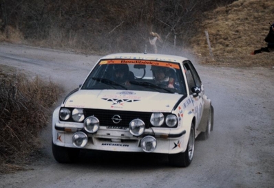 Salvador Servià i Costa - Jordi Sabater
51º Rallye Automobile de Monte-Carlo 1983. Opel Ascona 400 (NA E48787). Clasificado 10º.

Del 22 al 28 de Enero, Monte-Carlo.
Superficie: asfalto - nieve.

RMC clasificó a todos los equipos que terminaron el 