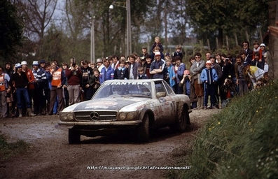 Vital Budo - Roland Bielen
12º Lotto Haspengouwrally 1983. Mercedes-Benz 500 SLC (EM-C 4969). Clasificado 12º.

Del 13 al 15 de Mayo, Landen, Bélgica.
Superficie: asfalto - tierra.

El Rally tenia un total de 413.94 km cronometrados divididos en 33 tramos especiales (uno de ellos fue cancelado SS11 Heers de 26.69 Km fue cancelado).

Tomaron la salida 123 equipos, finalizaron 52.@
Palabras clave: Mercedes_Benz;SL;Haespengouwrally;1983;Grupo_B