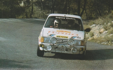 Borja Moratal - A. Mallagray
19º Rally Catalunya 1983. Talbot Samba S (M-9845-FG). Clasificado 14º.

Del 21 al 23 de Octubre, Catalunya, España.
Superficie: asfalto.

El Rally tenia un total de 356.90 km cronometrados, desconocemos en cuantos tramos especiales se dividian.

Tomaron la salida 97 equipos, finalizaron 54.
Palabras clave: ;Catalunya;1983;Talbot;Samba