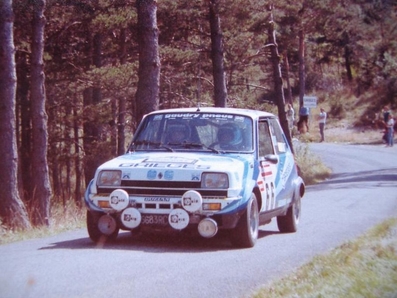 Jacky Gambin - Mirian Giroud
42º Tour de France Automobile 1983. Renault 5 Alpine. Clasificado 15º.

Del 19 al 23 Septiembre, Paris, Nice, Francia.
Superficie: asfalto.

El Rally tenia un total de 2800.00 km de los que 630.00 km divididos en 3 etapas y 32 tramos eran especiales (uno de ellos fue cancelado SS27 Col du Noyer).

Tomaron la salida 84 equipos, finalizaron 37.@
Palabras clave: Renault;Alpine;Tour_France_Automobile;1983