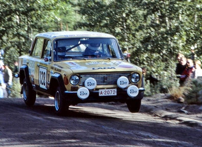 Hannu Wallinheimo - Kalevi Kujanpaa
33º 1000 Lakes Rally 1983. Lada 1600 (A-2072). Clasificada 48º.

Del 26 al 28 de Agosto, Jyväskylä, Finlandia.
Superficie: tierra.

El Rally tenia un total de 1461.00 km de los que 472.63 km divididos en 50 tramos, eran especiales.

Se inscribieron 180 equipos, tomaron la salida 174, finalizaron 71.@
Palabras clave: Lada;Finlandia;1983