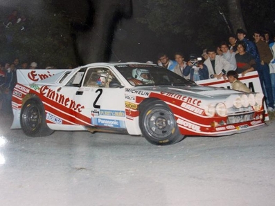 Andrea Zanussi - Paolo Spollon
13º Rally 4 Regioni 1983. Lancia Rally 037 (TO Y75888). Abandonó por accidente en SS15 Lisfer Vacanze Neve 2.
Eminence Racing Team

Del 12 al 14 de Mayo, Salice Terme, Lombardia, Italia.
Superficie: asfalto.

El Rally constaba de dos etapas y 26 tramos cronometrados.

Tomaron la salida 79 eqyuipos, finalizaron 35.@
Palabras clave: Lancia;Rally;Grupo_B;Rally_4Regioni;1983