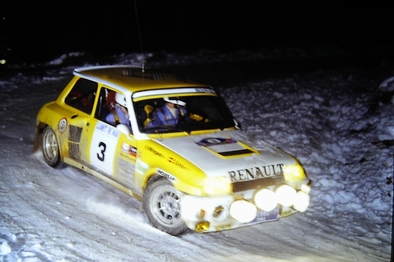 Genito Ortiz - Ramon Mi­nguez
31º Rally Costa Brava 1983. Renault 5 Turbo TdC (1-M-2860-P) Abandonó por problema eléctrico en el tramo "El Sobirà".
FASA Renault

Del 18 al 20 de Febrero, Lloret de Mar, Girona, Catalunya, España.
Superficie: asfalto - tierra.

El Rally tení­a un total de 1356.5 km de los que 519.10 km divididos en 44 tramos eran especiales.

Tomaron la salida 68 equipos, finalizaron 20.

© Vicenc Llenas Pinsach
@
Palabras clave: Genito_Ortiz;Renault;Turbo;Grupo_B;Costa_Brava;1983;Nieve