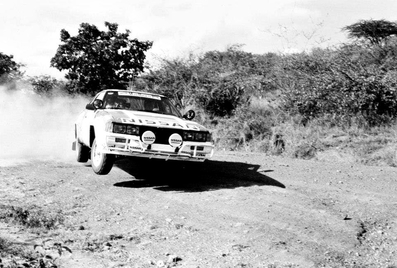 Timo Salonen - Seppo Harjanne
31º Marlboro Safari Rally 1983. Nissan 240RS (KNY59 YA204). Abandonó por motor.
D.T. Dobie & Co

Del 30 de Marzo al 4 de Abril, Nairobi, Kenya, África.
Superficie: tierra.

El Rally tenia un total de 5035 km en los que 1620.95 km se encontraban 26 controles horarios.

Tomaron la salida 78 equipos, finalizaron 22.@
Palabras clave: Timo_Salonen;Nissan;Safari;Grupo_B;1983