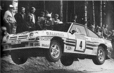 Ari Vatanen - Terry Harryman
33º 1000 Lakes Rally 1983. Opel Manta 400 (GG-CT 361). Abandonó por palier roto en SS35 Renkajarvi de 8.28 Km.
Rothmans Opel Rally Team

Del 26 al 28 de Agosto, Jyväskylä, Finlandia.
Superficie: tierra.

El Rally tenia un total de 1461.00 km de los que 472.63 km divididos en 50 tramos, eran especiales.

Se inscribieron 180 equipos, tomaron la salida 174, finalizaron 71.@
Palabras clave: Opel;Manta;Finlandia;Grupo_B;1983