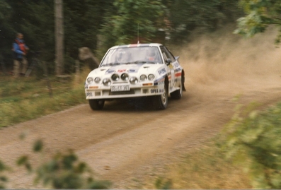 Ari Vatanen - Terry Harryman
33º 1000 Lakes Rally 1983. Opel Manta 400 (GG-CT 361). Abandonó por palier roto en SS35 Renkajarvi de 8.28 Km.
Rothmans Opel Rally Team

Del 26 al 28 de Agosto, Jyväskylä, Finlandia.
Superficie: tierra.

El Rally tenia un total de 1461.00 km de los que 472.63 km divididos en 50 tramos, eran especiales.

Se inscribieron 180 equipos, tomaron la salida 174, finalizaron 71.@
Palabras clave: Opel;Manta;Finlandia;Grupo_B;1983