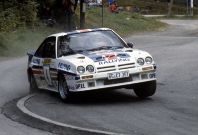 Ari Vatanen - Terry Harryman
33º 1000 Lakes Rally 1983. Opel Manta 400 (GG-CT 361). Abandonó por palier roto en SS35 Renkajarvi de 8.28 Km.
Rothmans Opel Rally Team

Del 26 al 28 de Agosto, Jyväskylä, Finlandia.
Superficie: tierra.

El Rally tenia un total de 1461.00 km de los que 472.63 km divididos en 50 tramos, eran especiales.

Se inscribieron 180 equipos, tomaron la salida 174, finalizaron 71.@
Palabras clave: opel;manta;Finlandia;grupo_b;1983