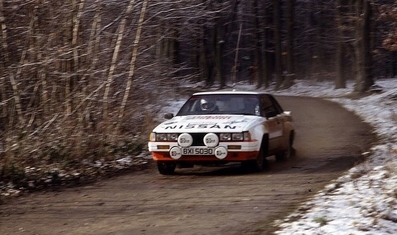 Simon Everett - Dave West
26º Boucles de Spa - Monopole 1983. Nissan 240RS (BXI 5030). Abandonó por accidente.

Del 4 al 6 de Febrero, Spa, Lieja, Belgica.
Superficie: asfalto.

El Rally tenia un total de 545.00 km cronometrados.
Desconocemos en cuantos tramos especiales se dividían.

Tomaron la salida 90 equipos, finalizaron 23.@
Palabras clave: Nissan;Grupo_B;Boucles_Spa;Belgica;1983