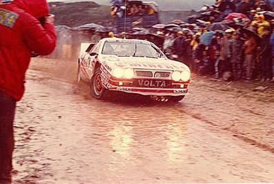 Jean-Louis Clarr - Patricia Trivero
6º Rally Costa Esmeralda 1983. Lancia Rally 037 (TO Y75887). Abandonó por accidente.
Eminence Racing Team

Del 23 al 26 de Marzo, Porto Cervo.
Superficie: tierra.

El Rally tenia 38 tramos cronometrados (2 de ellos fueron cancelados, SS23 y SS34).
Desconocemos de cuantos kilómetros tanto totales como cronometrados constaba la prueba.

Se inscribieron 103 equipos, finalizaron 31.@
Palabras clave: Lancia;Rally;Grupo_B;Costa_Esmeralda;1983