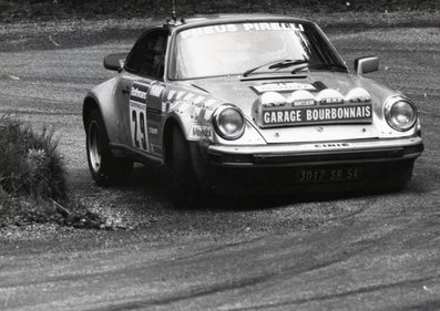 Jack Vernade - Dominique Michard
42º Tour de France Automobile 1983. Porsche 911 SC. Abandonó, desconocemos el motivo y en que especial.

Del 19 al 23 Septiembre, Paris, Nice, Francia.
Superficie: asfalto.

El Rally tenia un total de 2800.00 km de los que 630.00 km divididos en 3 etapas y 32 tramos eran especiales (uno de ellos fue cancelado SS27 Col du Noyer).

Tomaron la salida 84 equipos, finalizaron 37.@
Palabras clave: Porsche;Grupo_B;Tour_France_Automobile;1983