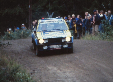Lars Högström - Sven-Erik Andersson
33º 1000 Lakes Rally 1983. Ford Escort RS 1800 MKII (EXC 9382). Abandonó en SS23 Harju de 2.00 km, desconocemos el motivo.

Del 26 al 28 de Agosto, Jyväskylä, Finlandia.
Superficie: tierra.

El Rally tenia un total de 1461.00 km de los que 472.63 km divididos en 50 tramos, eran especiales.

Se inscribieron 180 equipos, tomaron la salida 174, finalizaron 71.@
Palabras clave: Ford;Escort;RS;Finlandia;1983