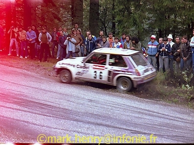 Didier Auriol - Bernard Occelli
42º Tour de France Automobile 1983. Renault 5 Turbo (3375 LV 12). Abandonó por la bomba de aceite en SS8 Le Markstein de 27.00 km.

Del 19 al 23 Septiembre, Paris, Nice, Francia.
Superficie: asfalto.

El Rally tenia un total de 2800.00 km de los que 630.00 km divididos en 3 etapas y 32 tramos eran especiales (uno de ellos fue cancelado SS27 Col du Noyer).

Tomaron la salida 84 equipos, finalizaron 37.@
Palabras clave: Renault;Turbo;Tour_France_Automobile;1983