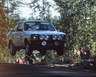 Heiki Haaramo - Jaakko Keskinen
33º 1000 Lakes Rally 1983. Opel Kadett GT/E. Abandonó en SS37 Valkkila de 10.20 Km, desconocemos el motivo.

Del 26 al 28 de Agosto, Jyväskylä, Finlandia.
Superficie: tierra.

El Rally tenia un total de 1461.00 km de los que 472.63 km divididos en 50 tramos, eran especiales.

Se inscribieron 180 equipos, tomaron la salida 174, finalizaron 71.@
Palabras clave: Opel;Kadett;Finlandia;1983;