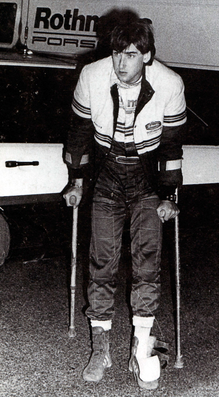 Henri Toivonen
7º Rally Costa Smeralda 1984. Porsche 911 SC RS (A974 BRX). Clasificado 1º.
Copiloto Juha Piironen.

Henri iba con muletas a causa de un percance que sufrió durante una competición de Kart.

Del 26 al 29 de Abril, Porto Cervo, Cerdeña, Italia.
Superficie: tierra.

El Rally constaba de 3 etapas y 43 tramos especiales (uno de ellos fue cancelado SS2 Vacciledi).

Tomaron la salida 72 equipos, finalizaron 20.@
Palabras clave: Henri_Toivonen;Porsche;Grupo_B;Costa_Smeralda;1984;Personajes;Esmeralda