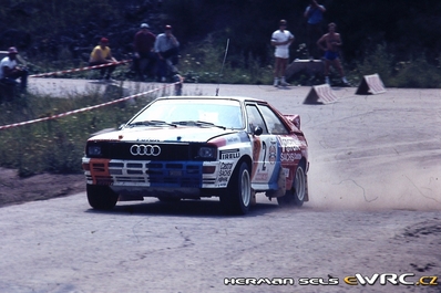 Harald Demuth - Willy Lux
17º Int. Hunsrück-Rallye 1984. Audi Quattro A2, (N-SM 250). Clasificado 1º.

Del 17 al 18 de Agosto, Tréveris (Trier), Renània-Palatinat, Alemania.
Superficie: asfalto - tierra.

El Rally tenia un total de 999.1 km de los que 469.71 km divididos en 24 tramos eran especiales.

Tomaron la salida 130 equipos, finalizaron 63.

© Herman Sels.
@
Palabras clave: ;Audi;Quattro;Alemania;Hunsrück_Rallye;Grupo_B;1984