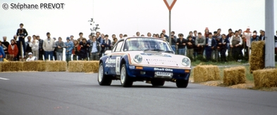 Henri Toivonen - Ian Grindrod
20º Ypres 24 Hours Rally 1984. Porsche 911 SC RS (A851 CCF). Clasificado 1º.

Del 29 de Junio al 1 de Julio, Ypres, Bélgica.
Superficie: asfalto.

El Rally tenía 573.38 km cronometrados divididos en 51 tramos especiales (uno de ellos fue cancelado SS51 Zillebeke de 15.10 km).

Tomaron la salida 147 equipos, finalizaron 69.

© Stéphane Prevot
@
Palabras clave: Henri_Toivonen;Porsche;Ypres;1984;Grupo_B