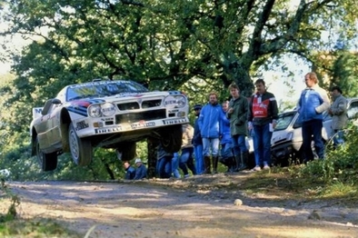 Attilio Bettega - Maurizio Perissinot
26º Rally San Remo 1984. Lancia Rally 037 (TO W67775). Clasificado 2º.
Martini Racing

Del 30 de Septiembre al 5 de Octubre, Sanremo, Liguria, Imperia, Italia.
Superficie: asfalto -tierra.

El Rally tenia un total de 2546.29 km de los que 807.69 km divididos en 56 tramos eran especiales, (2 de ellas fueron canceladas SS7 Sante Luce de 12,30 km y SS26 Chiusdino 2 de 17,41 Km).

Se inscribieron 104 equipos, tomaron la salida 100, finalizaron 35.@
Palabras clave: Lancia;Rally;Grupo_B;Sanremo;1983