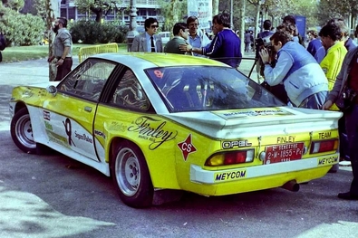 Carlos Sainz Cenamor - José Luis López Orozco
20º Rally Catalunya 1984. Opel Manta 400 (2-M-1855-P). Clasificado 2º.

El Equipo Oficial de Opel le cedió este coche sólo para este rally.
Su brillante actuación, 2º por detrás de Salvador Serviá también con Opel, y por delante de Genito Ortiz con Renault 5 Turbo, le abrió las puertas al Equipo Oficial de Renault.

Del 26 de Octubre al 28 de Octubre, Barcelona, Catalunya, España.
Superficie: asfalto.

El Rally tení­a un total de 440.65 km cronometrados.

Tomaron la salida 83 equipos, finalizaron 42.@
Palabras clave: ;Opel;Manta;Catalunya;grupo_B;1984