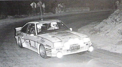 Carlos Sainz Cenamor - José Luis López Orozco
20º Rally Catalunya 1984. Opel Manta 400 (2-M-1855-P). Clasificado 2º.

El Equipo Oficial de Opel le cedió este coche sólo para este rally.
Su brillante actuación, 2º por detrás de Salvador Serviá también con Opel, y por delante de Genito Ortiz con Renault 5 Turbo, le abrió las puertas al Equipo Oficial de Renault.

Del 26 de Octubre al 28 de Octubre, Barcelona, Catalunya, España.
Superficie: asfalto.

El Rally tení­a un total de 440.65 km cronometrados.

Tomaron la salida 83 equipos, finalizaron 42.
@
Palabras clave: ;Opel;Catalunya;grupo_B;1984