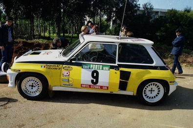 Jean Ragnotti - Pierre Thimonier
18º Rallye de Portugal - Vinho do Porto 1984. Renault 5 Turbo "Tour de Corse" (1465 XD 91). Clasificado 5º.

Del 6 al 10 de Marzo, Estoril, Portugal.
Superficie: asfalto - tierra.

El Rally tenia un total de 2400.00 km de los que 685.00 km divididos en 45 tramos eran especiales.

Tomaron la salida 70 equipos, finalizaron 20.@
Palabras clave: ;Pierre_Thimonier;Renault;Turbo;Grupo_B;Portugal;1984