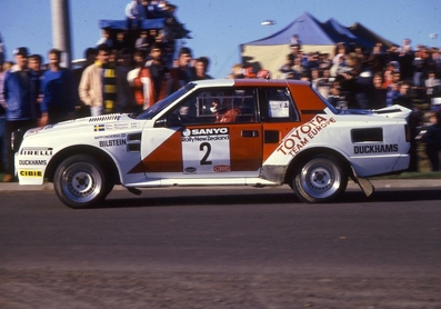 Bjorn Waldegard - Hans Thorszelius
14º Sanyo Rally de Nueva Zelanda 1984. Toyota celica Twincam Turbo (K-DS 940). Clasificado 5º.

Del 23 al 26 de Junio, Auckland, Nueva Zelanda.
Superficie: tierra.

El Rally tenia un total de 2626 km de los que 1044 km divididos en 45 tramos eran especiales.

Tomaron la salida 63 equipos, finalizaron 35.@

Palabras clave: ;Toyota;Celica;TCT;Grupo_B;1984