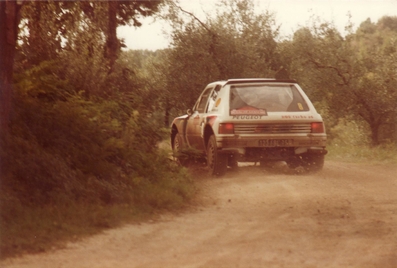 Jean-Pierre Nicolas - Charley Pasquier
26º Rallye San Remo 1984. Peugeot 205 Turbo 16 (123 FBL 75). Clasificado 5º.
Peugeot Talbot Sport

Del 30 de Septiembre al 5 de Octubre, Sanremo, Liguria, Imperia, Italia.
Superficie: asfalto -tierra.

El Rally tenia un total de 2546.29 km de los que 807.69 km divididos en 56 tramos eran especiales, (2 de ellas fueron canceladas SS7 Sante Luce de 12,30 km y SS26 Chiusdino 2 de 17,41 Km).

Se inscribieron 104 equipos, tomaron la salida 100, finalizaron 35.@
Palabras clave: Peugeot;Turbo;Grupo_B;Sanremo;1984