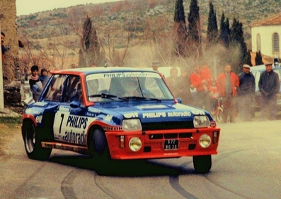 Bruno Saby - Jean-Francois Fauchille
5º Rallye des Garrigues 1984. Renault 5 Turbo Tour de Corse (572 WG 38). Clasificado 5º.
Philips Auto Radio

Del 30 al 31 de Marzo, Nîmes, Gard, Francia.
Superficie: asfalto.

El Rally tenia un total de 600 km de los que 366.10 km divididos en 18 tramos eran cronometrados.

Tomaron la salida 102 equipos, finalizaron 44.@
Palabras clave: Renault;Garrigues;Grupo_B;1984