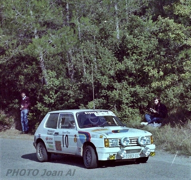 Borja Moratal - Alfredo Rodrà­guez
20º Rallye Catalunya 1984. Talbot Samba Rallye (M-1083-GC). Clasificado 8º.

Del 26 de Octubre al 28 de Octubre, Barcelona, Catalunya, España.
Superficie: asfalto.

El Rally tení­a un total de 440.65 km cronometrados.

Tomaron la salida 83 equipos, finalizaron 42.

© Joan Al
@
Palabras clave: ;Catalunya;Talbot;Samba;Rallye;1984;Grupo_B