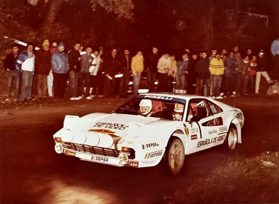 Antonio Zanini Sans - Josep Autet
20º Rally Catalunya 1984. Ferrari 308 GTB (0-B-7643-T). Abandonó por el eje central (cardán) en SS26.

Del 26 de Octubre al 28 de Octubre, Barcelona, Catalunya, España.
Superficie: asfalto.

El Rally tení­a un total de 440.65 km cronometrados.

Tomaron la salida 83 equipos, finalizaron 42.

© Jordi Camp
@
Palabras clave: ;Josep_Autet;Ferrari;GTB;Grupo_B;Catalunya;1984