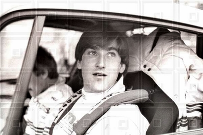 Henri Toivonen
32º Rally Costa Brava 1984. Porsche 911 SC RS (A451 BJB).
Rothmans Porsche Rally Team

Abandonó por el eje de transmisión, aunque siguió brindando un auténtico espectáculo a todos los aficionados como coche 0 durante la 3º etapa.
Copiloto Ian Grindrod.

Del 17 al 19 de Febrero, Lloret de Mar.
Superficie: grava / asfalto.

El Rally tení­a un total de 1366.41 km, de los que 527.15 km divididos en 46 tramos eran especiales.

Tomaron la salida 60 equipos, finalizaron 25.@
Palabras clave: Henri_Toivonen;Porsche;Grupo_B;Costa_Brava;1984;Personajes