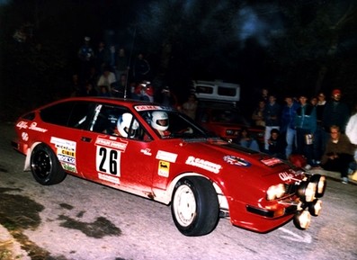 Yves Loubet - Jean Louis Merigot
26º Rally de Sanremo 1984. Alfa Romeo Alfetta GTV6. Abandonó por accidente, desconocemos en que prueba especial.
Gema Racing Team

Del 30 de Septiembre al 5 de Octubre, Sanremo, Liguria, Imperia, Italia.
Superficie: asfalto -tierra.

El Rally tenia un total de 2546.29 km de los que 807.69 km divididos en 56 tramos eran especiales, (2 de ellas fueron canceladas SS7 Sante Luce de 12,30 km y SS26 Chiusdino 2 de 17,41 Km).

Se inscribieron 104 equipos, tomaron la salida 100, finalizaron 35.@
Palabras clave: Yves_Loubet;Sanremo;Alfa;Romeo;Alfetta;GTV6;1984