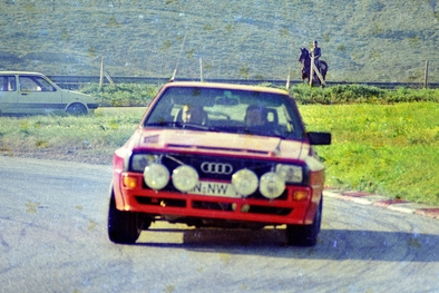 Jean Ragnotti
Si, si... Jean Ragnotti !!

Una vez finalizado el 18º Rallye de Portugal Vinho do Porto 1984, en el Circuito de karting de Estoril Jean Ragnotti probó el Audi Sport Quattro.
A su lado Patrick Landon, Jefe de equipo Renault Sport.

El Audi era el que Roland Gumpert, Jefe del Equipo Audi Sport, hací­a servir para ir de una prueba a otra.

© Pablo Monteiro
@
Palabras clave: Audi;Estoril;Portugal;1984;Pruebas