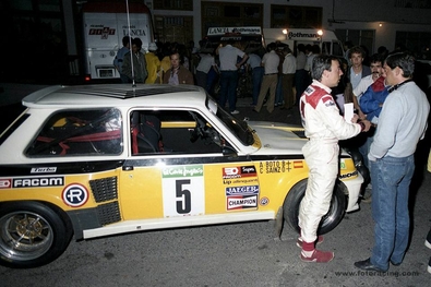 Carlos Sainz Cenamor - Antonio Boto
9º Rallye El Corte Ingles 1985. Renault 5 Turbo (VA-5060-I). Clasificado 1º.

Del 14 al 16 de Junio, Las Palmas, Islas Canarias, España.
Superficie: asfalto.

El Rally tení­a un total de 684.55 km, de los que 291 Km divididos en 19 tramos eran especiales.

Se inscribieron 91 equipos, salieron 79, finalizaron 44.@
Palabras clave: ;Renault;Turbo;Corte_Ingles;Canarias;Grupo_B;1985;Personajes