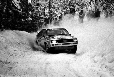 Hannu Mikkola - Arne Hertz
35º Internacional Suecia Rally 1985. Audi Sport Quattro S1 (IN-YK 55). Clasificado 4º.

Del 15 al 17 de Febrero, Karlstad, Suecia.
Superficie: nieve - hielo.

El Rally tenía un total de 1642.00 km de los que 513.68 km divididos en 29 tramos eran especiales.

Tomaron la salida 115, finalizaron 56.@
Palabras clave: ;Audi;Sport;Quattro;Suecia;Grupo_B;nieve;1985