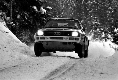 Hannu Mikkola - Arne Hertz
35º Internacional Suecia Rally 1985. Audi Sport Quattro S1 (IN-YK 55). Clasificado 4º.

Del 15 al 17 de Febrero, Karlstad, Suecia.
Superficie: nieve - hielo.

El Rally tenía un total de 1642.00 km de los que 513.68 km divididos en 29 tramos eran especiales.

Tomaron la salida 115, finalizaron 56.@
Palabras clave: ;Audi;Sport;Quattro;Suecia;Grupo_B;nieve;1985