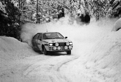 Malcolm Wilson - Nigel Harris
35º Internacional Suecia Rally 1985. Audi Quattro A1. Abandonó por motor en SS18.

Del 15 al 17 de Febrero, Karlstad, Suecia.
Superficie: nieve - hielo.

El Rally tenia un total de 1642.00 km de los que 513.68 km divididos en 29 tramos eran especiales.

Tomaron la salida 115 equipos, finalizaron 56.@
Palabras clave: ;Audi;Quattro;Grupo_B;Suecia;nieve;1985