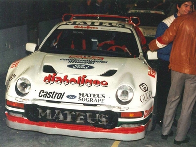 Joaquim Santos - Miguel Oliveira
20º Rallye de Portugal Vinho do Porto 1986. Ford RS200 (C440 BHV). Abandonó por grave accidente.

Santos era el ídolo local, su paso levantaba muchísima pasión entre los aficionados del lugar. Al salir de una curva, esquivó algunos espectadores que estaban mal situados, lo que provocó no poder encarar bien la siguiente curva y estrellarse contra el público.
Hay otra versión en la que se dice que al salir de la curva impacto con la rueda trasera de lado con un coche que estaba 