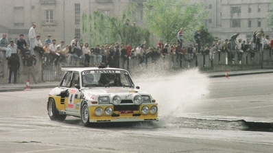 Carlos Sainz Cenamor - Antonio Boto
23º Rallye Internacional Principe de Asturias 1986. Renault 5 Maxiturbo (2-M-5368-P). Clasificado 2º.

A 2m 1s del Lancia Delta S4 (TO-77891E) de Fabrizio Tabaton - Luciano Tedeschini.

Del 19 al 21 de Septiembre, Oviedo, España.
Superficie: asfalto.

El Rally tenia un total de 293.70 km cronometrados divididos en 24 tramos especiales.

Tomaron la salida 57 equipos, finalizaron 34.

© Miguel Cuadrado Fernandez
@
Palabras clave: ;Grupo_B;Renault;Maxiturbo;Asturias;1986;España;Spain