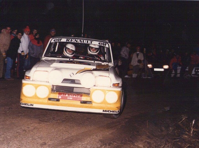Carlos Sainz Cenamor - Antonio Boto
34º Rally Costa Brava 1986. Renault 5 Maxiturbo (2-M-4747-P). Clasificado 2º.
Final de tramo Santa Pellaia.

Del 21 al 23 de Febrero, Lloret de Mar, Girona, Catalunya, España.
Superficie: asfalto - tierra.

El Rally tenia un total de 1293.91 Km de los que 557.07 Km divididos en 29 tramos eran especiales.

Se inscribieron 110 equipos, tomaron la salida 94, finalizaron 30.

© Joan Al
@@
Palabras clave: ;Renault;Maxiturbo;grupo_B;Costa_Brava;1986;Maxi