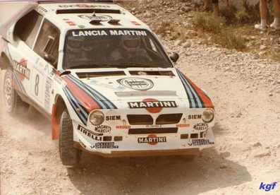 Massimo (Miki) Biasion - Tiziano Siviero
33º Bosch Acropolis Rally 1986. Lancia Delta S4 (TO 76795E). Clasificado 2º.
Martini Lancia

Del 2 al 4 de Junio, Atenas, Grecia.
Superficie: tierra.

El Rally tení­a un total de 1890.00 km de los que 572.13 km divididos en 46 tramos eran especiales (8 de ellas fueron cancelados SS8, SS9, SS10, SS14, SS16, SS21, SS36 y SS45)

Tomaron la salida 101 equipos, finalizaron 34.@
Palabras clave: ;Lancia;Delta;Grupo_B;Grecia;Acropolis;1986