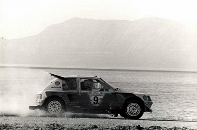 Bruno Saby - Jean-François Fauchille
33º Acropolis Rally 1986. Peugeot 205 Turbo 16 E2 (290 FPF 75). Clasificado 3º.
Peugeot Talbot Sport

Del 2 al 4 de Junio, Atenas, Grecia.
Superficie: tierra.

El Rally tení­a un total de 1890.00 km de los que 572.13 km divididos en 46 tramos eran especiales (8 de ellas fueron cancelados SS8, SS9, SS10, SS14, SS16, SS21, SS36 y SS45)

Tomaron la salida 101 equipos, finalizaron 34.@
Palabras clave: Peugeot;Turbo;Grupo_B;Acropolis;Grecia;1986