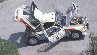 Peugeot 205 Turbo 16 E2
9#  (290 FPF 75) de Bruno Saby - Jean-François Fauchille para el 33º Acropolis Rally 1986. Clasificado 3º.
Peugeot Talbot Sport

Del 2 al 4 de Junio, Atenas, Grecia.
Superficie: tierra.

El Rally tení­a un total de 1890.00 km de los que 572.13 km divididos en 46 tramos eran especiales (8 de ellas fueron cancelados SS8, SS9, SS10, SS14, SS16, SS21, SS36 y SS45)

Tomaron la salida 101 equipos, finalizaron 34.@
Palabras clave: Peugeot;Turbo;Grupo_B;Acropolis;Grecia;1986