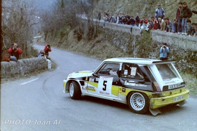Carlos Sainz Cenamor - Antonio Boto
7º Rallye des Garrigues - Languedoc-Roussillon 1986. Renault 5 Maxiturbo (VA-4650-MA). Abandonó por el embrague en SS16 Saint-Bresson 2 de 34.20 Km.

Del 3 al 6 de Abril, Nimes, Francia
Superficie: asfalto

El Rally tenía un total de 501.90 km cronometrados divididos en 20 tramos especiales.

Tomaron la salida 102 equipos, finalizaron 44.

© Joan Al
@
Palabras clave: ;Renault;Maxiturbo;Grupo_B;Garrigues;1986