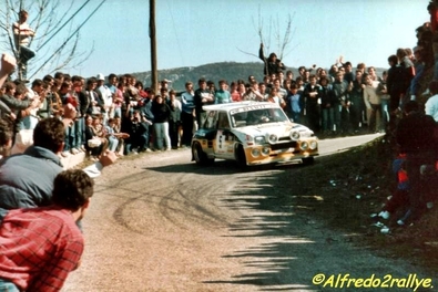 Carlos Sainz Cenamor - Antonio Boto
7º Rallye des Garrigues - Languedoc-Roussillon 1986. Renault 5 Maxiturbo (VA-4650-MA). Abandonó por el embrague en SS16 Saint-Bresson 2 de 34.20 Km.

Del 3 al 6 de Abril, Nimes, Francia
Superficie: asfalto

El Rally tenía un total de 501.90 km cronometrados divididos en 20 tramos especiales.

Tomaron la salida 102 equipos, finalizaron 44.@
Palabras clave: ;Renault;Maxiturbo;Grupo_B;Garrigues;1986