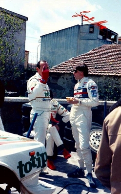 9º Rally Costa Smeralda 1986
Dario Cerrato y Henri Toivonen
Clasificados 3º y 1º respectivamente.
Ambos con Lancia Delta S4.

Cerrato compitiendo para Jolly Club Totip y Toivonen para Martini Lancia.

Del 16 al 18 de Abril, Porto cervo, norte de Cerdeña, Italia.
Superficie: tierra.

El Rally constaba de 546.00 Km cronometrados divididos en 35 tramos especiales.

Tomaron la salida 79 equipos, finalizaron 32.
@
Palabras clave: ;Henri_Toivonen;Smeralda;Esmeralda;Personajes;1986