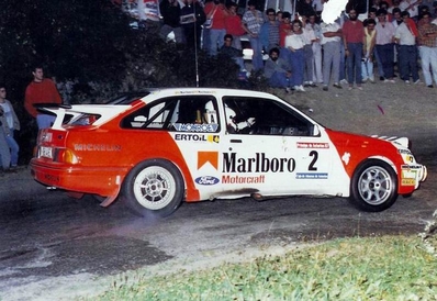 Carlos Sainz Cenamor - Antonio Boto
24º Rally Principe de Asturias 1987. Ford Sierra RS Cosworth (V-9614-BZ). Clasificado 1º.

Del 18 al 20 de Octubre, Oviedo, Asturias, España.
Superficie: asfalto con un total de 300.00 km cronometrados divididos en 11 tramos especiales.

Tomaron la salida 57 equipos, finalizaron 28.@
Palabras clave: ;Ford;Sierra;Cosworth;Asturias;1987
