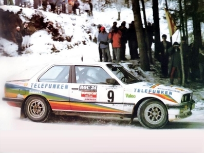 Pep Bassas - Josep Autet
35º Rally Costa Brava 1987. BMW 325i E30 (M-6421-GV). Clasificado 3º.
Telefunken-BMW

Del 19 al 21 de Febrero.

Al año siguiente aun habiendo existido una Asamblea en la que los socios de la "Peña 10 X hora" no aprobaron "la fusión" de su "Costa Brava" con el "Catalunya", éste último, el "Rally Catalunya", pasó a llamarse "Rally Catalunya-Costa Brava", denominándose así a partir de 1988, solo cambiando "Costa Brava" por "Costa Daurada" hasta día de hoy.

El Rally tenia un total de 1.139,5 Km con 27 tramos especiales.

Tomaron la salida 106 equipos, finalizaron 51.
@
Palabras clave: Pep_Bassas;Josep_Autet;Costa_Brava;1987;nieve