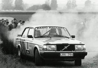 Lars-Erik Walfridsson - Guy Briesen
16º Lotto Haspengouwrally 1987. Volvo 240 Turbo (LRX 794). Clasificado 13º.

Del 29 al 31 de Mayo, Landen, Bélgica.
Superficie: asfalto - tierra.

El Rally constaba de 258.98 km divididos en 26 tramos cronometrados.

Tomaron la salida 119 equipos, finalizaron 65.

Para mas informacion [url=https://wp.me/p74eqQ-1C] Clic en la foto o aqui si esta azul[/url]
For more information [url=https://wp.me/p74eqQ-1C] Click on the picture or here if blue [/url]
@
Palabras clave: Haspengouwrally;Volvo;1987
